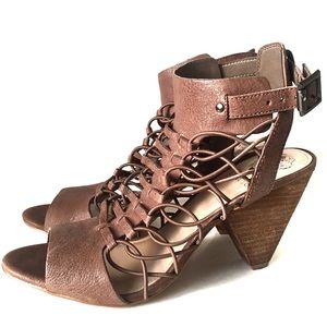 NWOB Vince Camuto Evel Caged Sandal